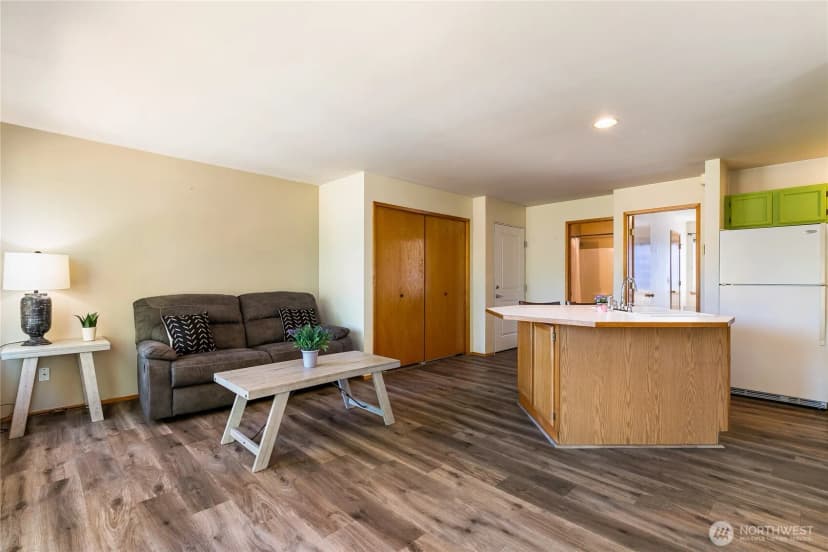 Property photo for 264 W Mayberry #202, Lynden photo 9