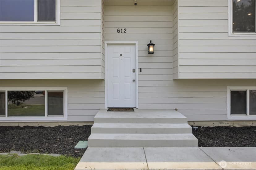 Property photo for 612 Pl N Conway, Kennewick photo 4