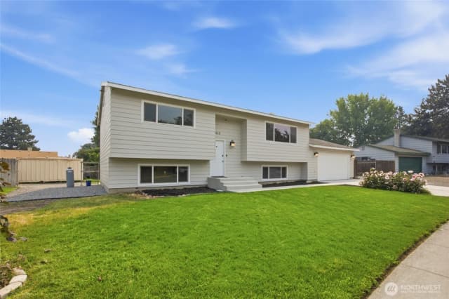Property photo for 612 Pl N Conway, Kennewick photo 2