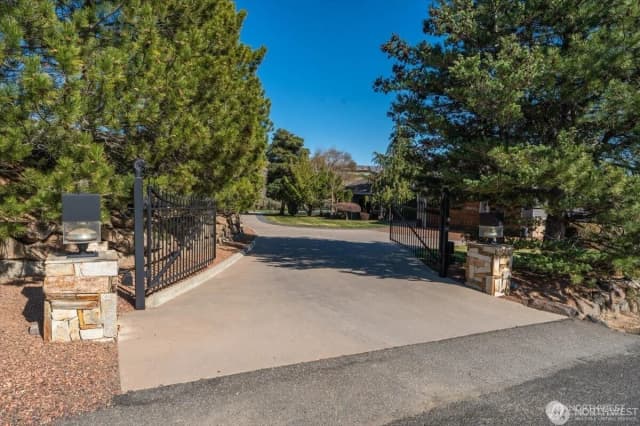 Property photo for 4333 Anna Lane, Wenatchee photo 2