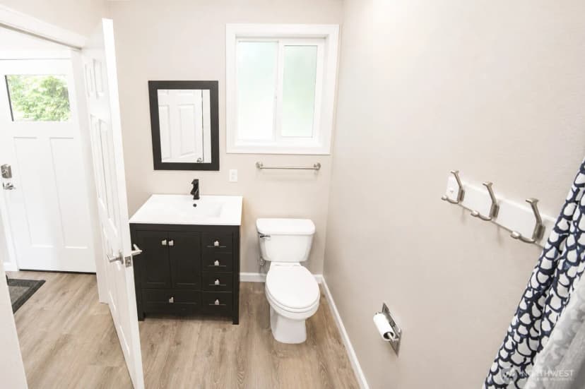 Property photo for 1580 Monroe Street Street, Burlington photo 25