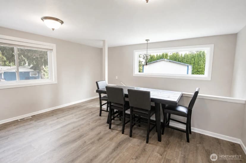 Property photo for 1580 Monroe Street Street, Burlington photo 9
