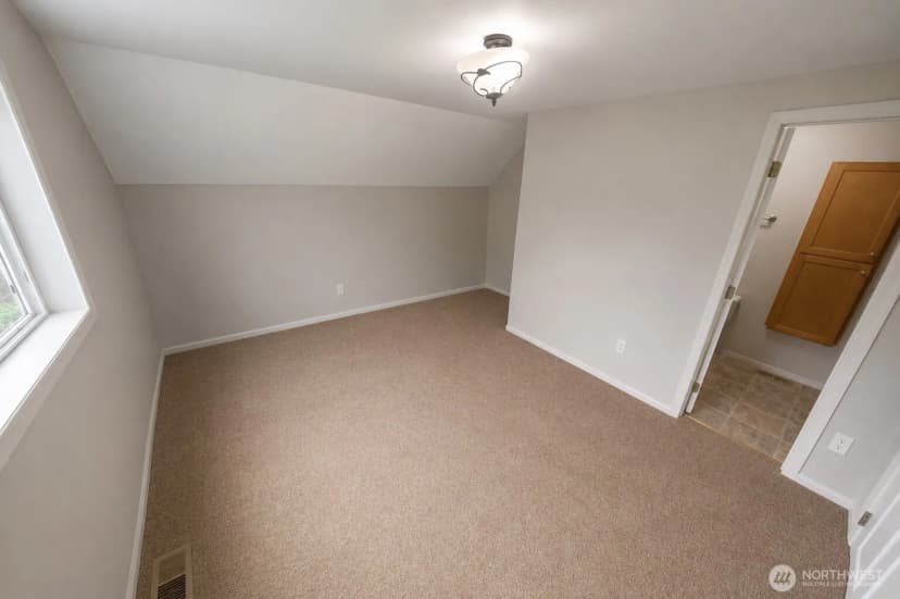 Property photo for 1580 Monroe Street Street, Burlington photo 13