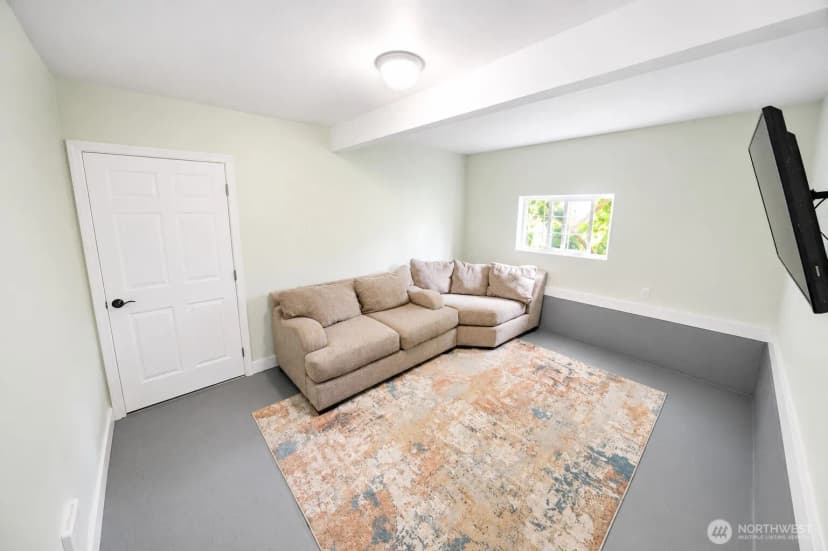 Property photo for 1580 Monroe Street Street, Burlington photo 17