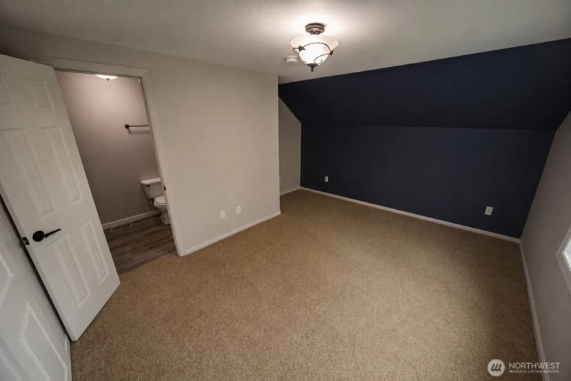 Property photo for 1580 Monroe Street Street, Burlington photo 16