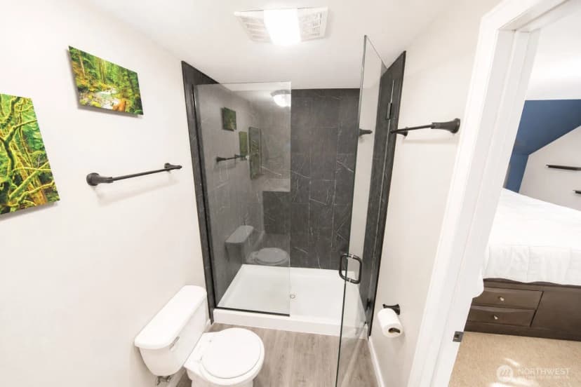 Property photo for 1580 Monroe Street Street, Burlington photo 19