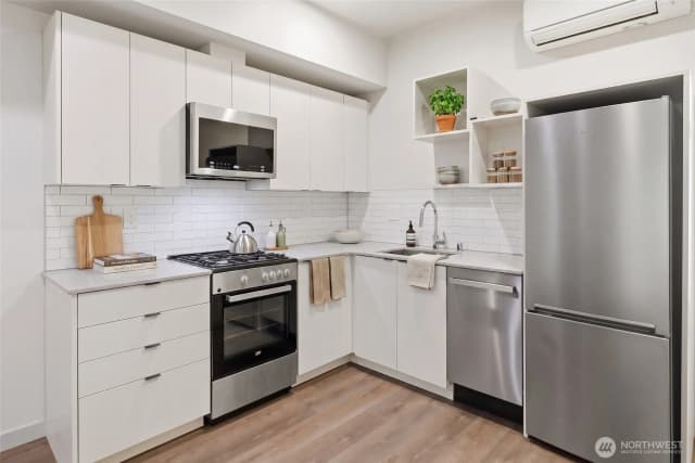 Property photo for 1801 20th Avenue #b, Seattle photo 5