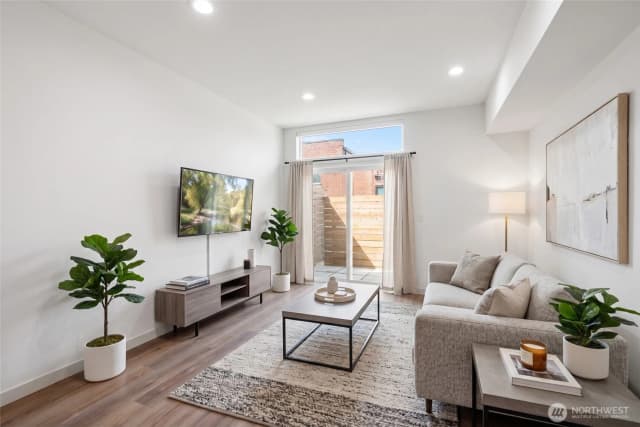 Property photo for 1801 20th Avenue #b, Seattle photo 3