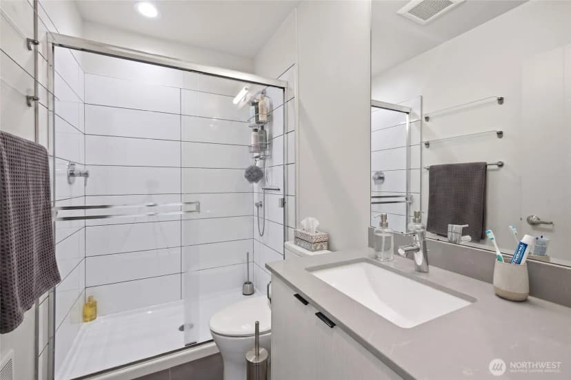 Property photo for 1801 20th Avenue #b, Seattle photo 16