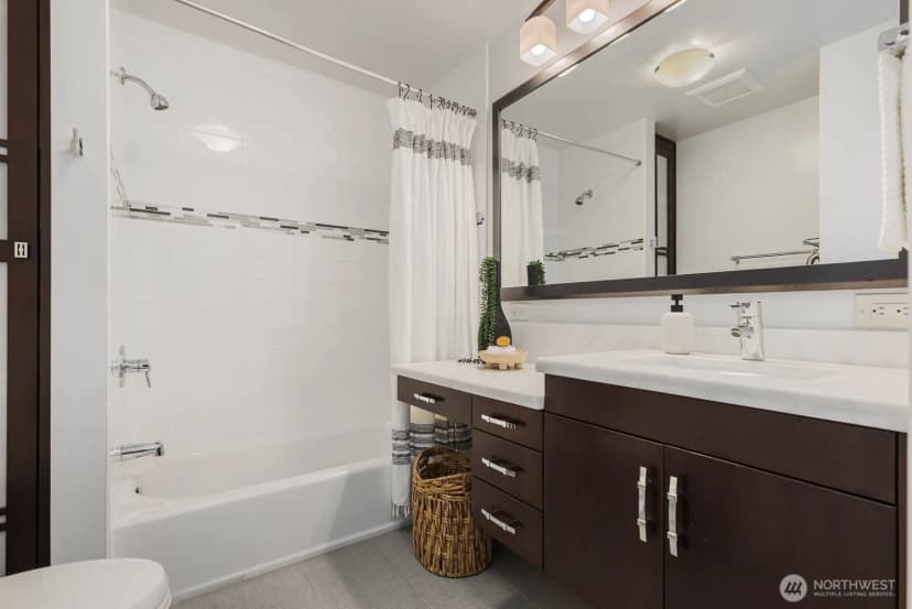 Property photo for 9901 Ne 4th Street #1, Bellevue photo 23