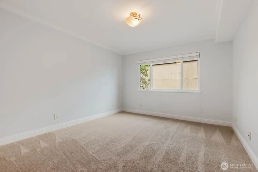 Property photo for 9901 Ne 4th Street #1, Bellevue photo 22