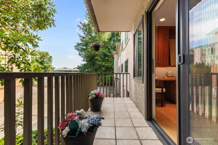 Property photo for 9901 Ne 4th Street #1, Bellevue photo 15