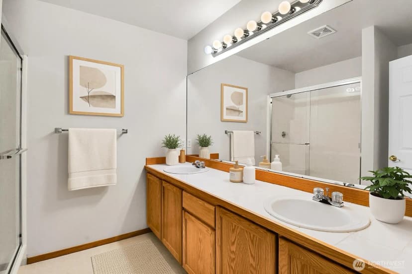 Property photo for 18710 22nd Drive Se, Bothell photo 11