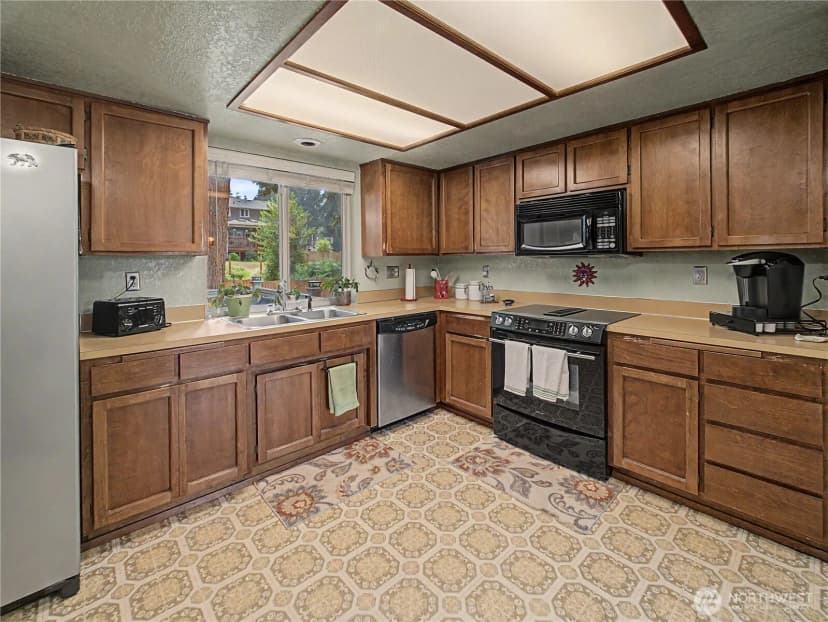 Property photo for 5310 W Tapps Drive E, Lake Tapps photo 6
