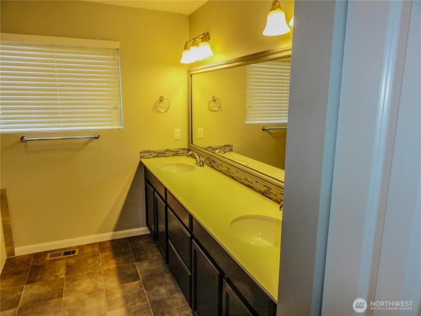 Property photo for 4368 Chatterton Avenue Sw, Port Orchard photo 11
