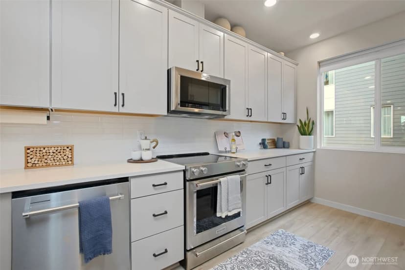 Property photo for 2150 N 147th Street #e, Shoreline photo 14