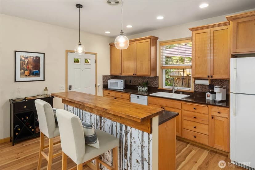 Property photo for 5615 Fauntleroy Way Sw, Seattle photo 12