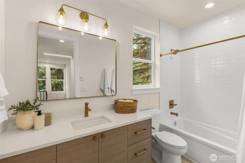 Property photo for 13637 103rd Avenue Ne, Kirkland photo 25