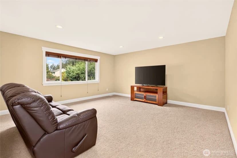 Property photo for 15516 56th Avenue W, Edmonds photo 26