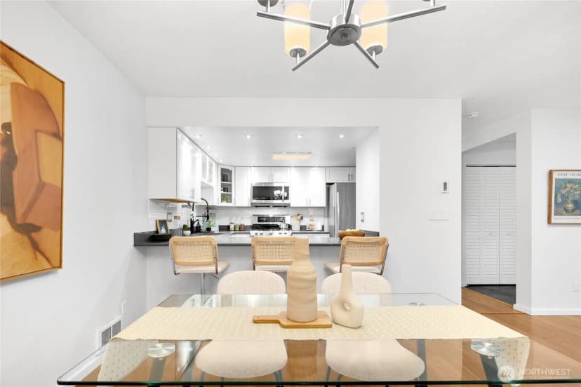 Property photo for 14651 Ne 40th Street #f5, Bellevue photo 11