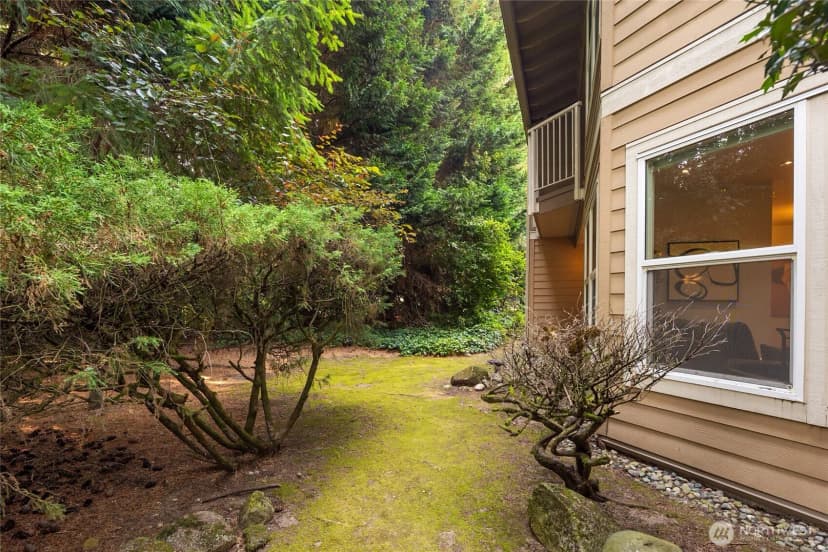 Property photo for 14651 Ne 40th Street #f5, Bellevue photo 24