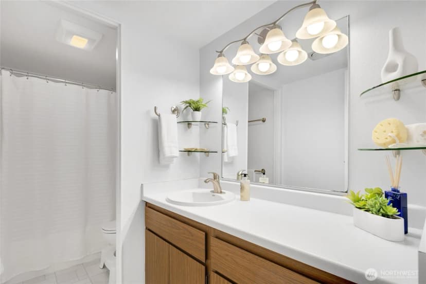 Property photo for 14651 Ne 40th Street #f5, Bellevue photo 22