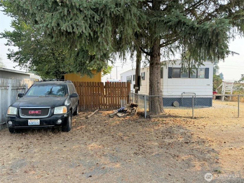 Property photo for 1103 3rd Street, Davenport photo 25