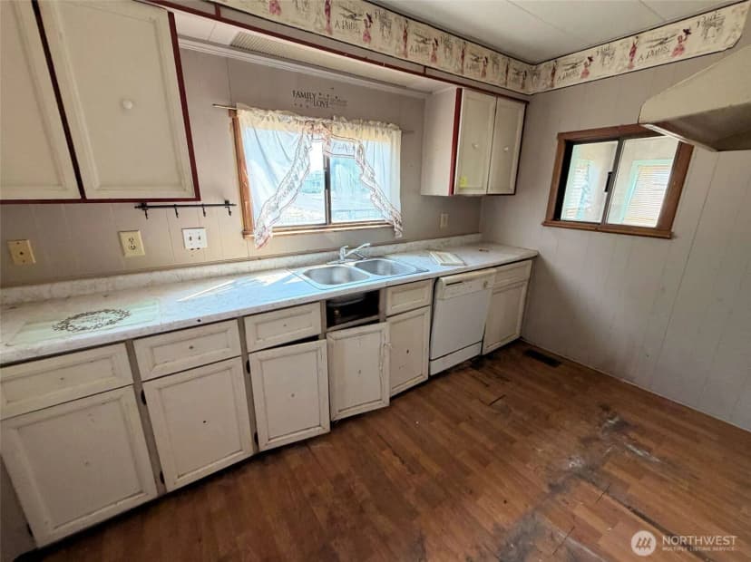 Property photo for 1103 3rd Street, Davenport photo 19