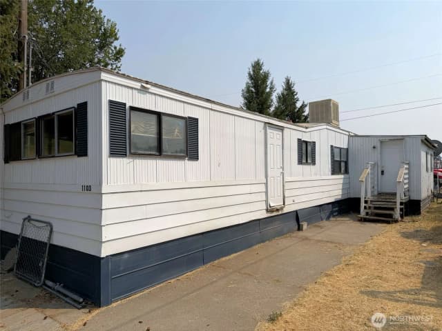 Property photo for 1103 3rd Street, Davenport