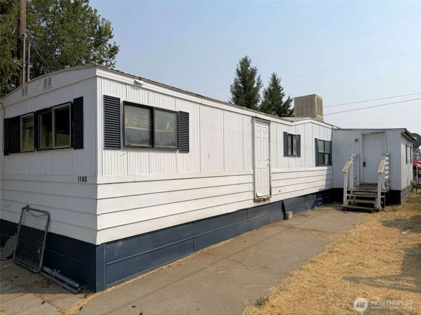 Property photo for 1103 3rd Street, Davenport