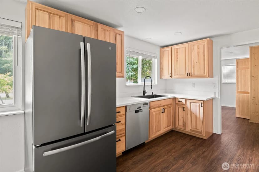 Property photo for 216 E Sleeper Road, Oak Harbor photo 9