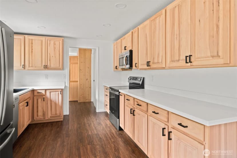 Property photo for 216 E Sleeper Road, Oak Harbor photo 10