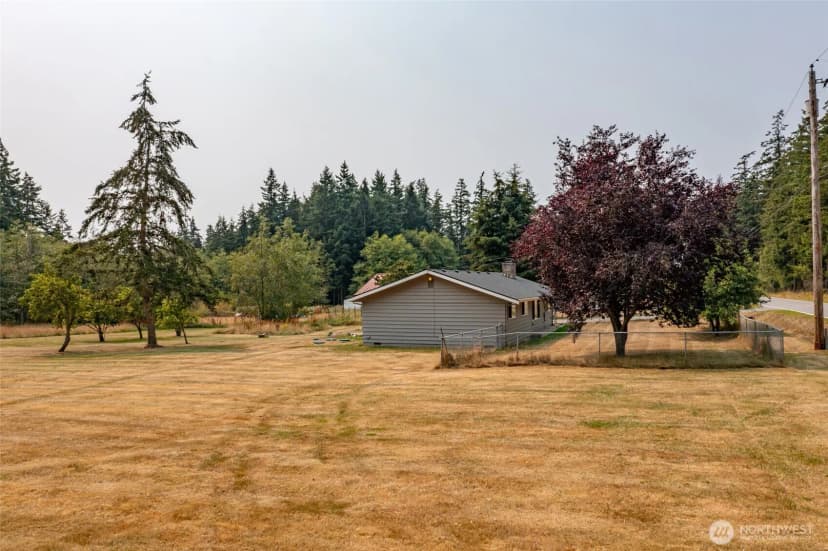 Property photo for 216 E Sleeper Road, Oak Harbor photo 28