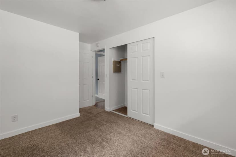Property photo for 216 E Sleeper Road, Oak Harbor photo 16