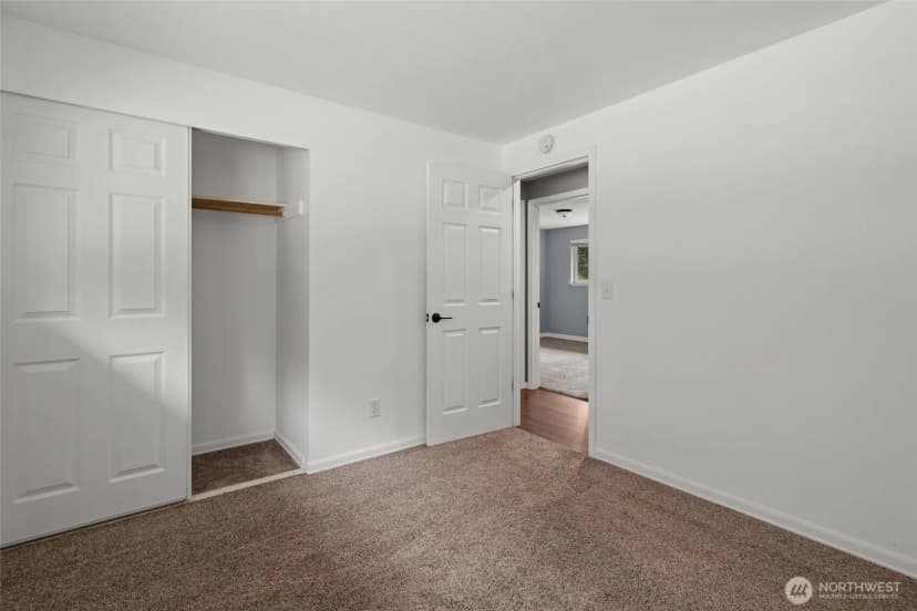 Property photo for 216 E Sleeper Road, Oak Harbor photo 14