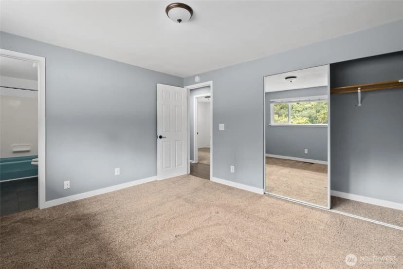 Property photo for 216 E Sleeper Road, Oak Harbor photo 18