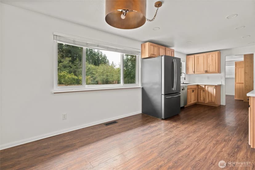 Property photo for 216 E Sleeper Road, Oak Harbor photo 8