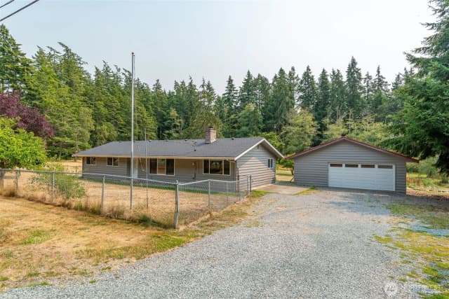 Property photo for 216 E Sleeper Road, Oak Harbor