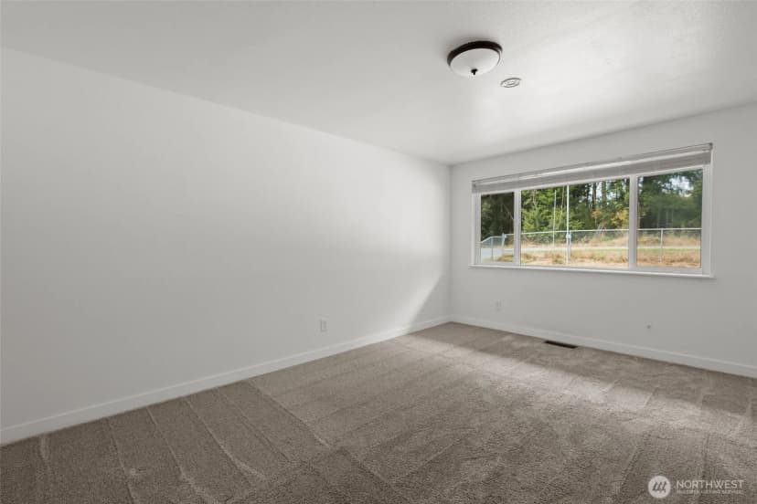 Property photo for 216 E Sleeper Road, Oak Harbor photo 22