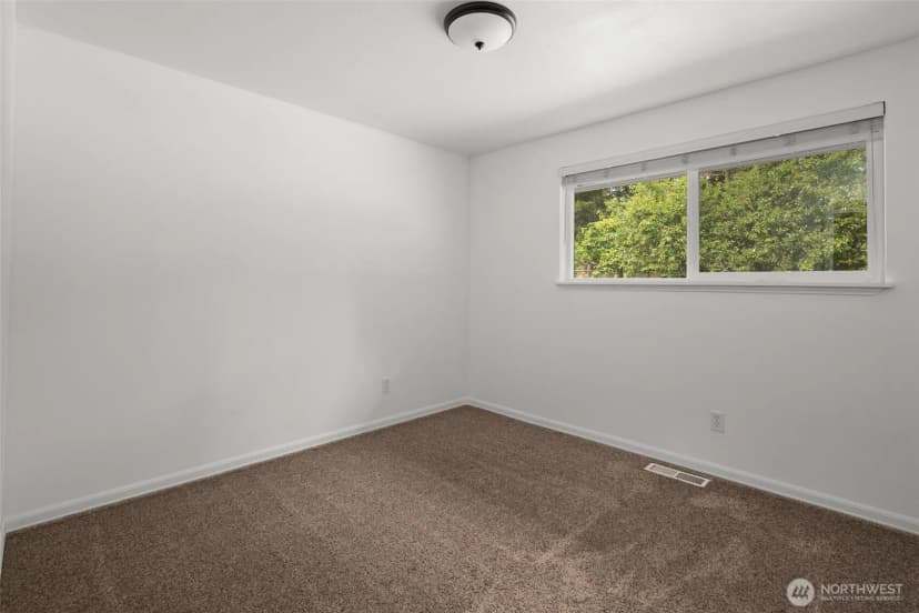 Property photo for 216 E Sleeper Road, Oak Harbor photo 15