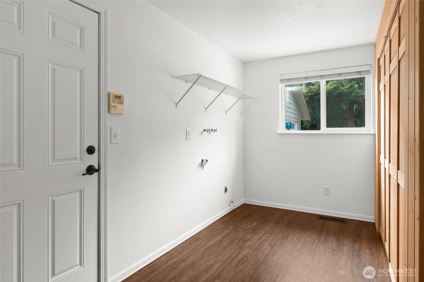 Property photo for 216 E Sleeper Road, Oak Harbor photo 23