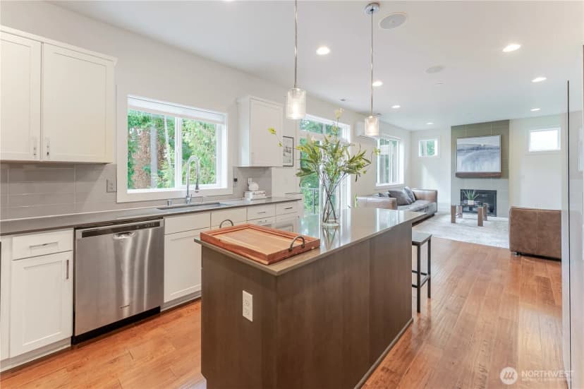 Property photo for 825 206th Avenue Ne, Sammamish photo 15