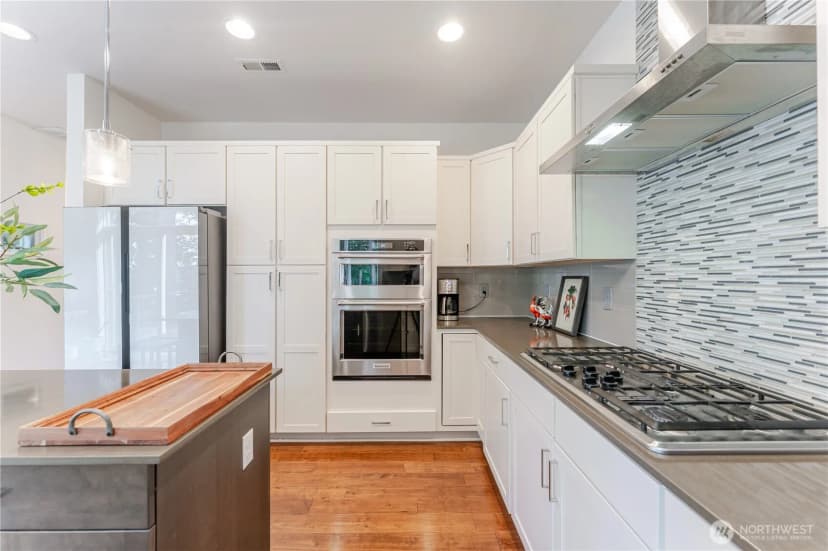 Property photo for 825 206th Avenue Ne, Sammamish photo 16