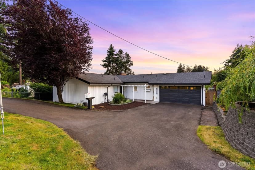 Property photo for 30415 28th Avenue S, Federal Way photo 8