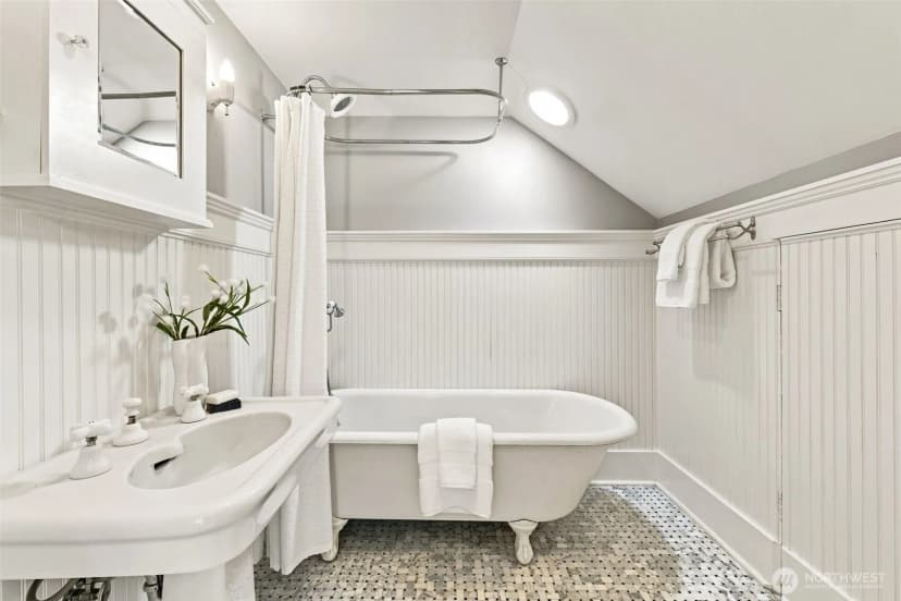 Property photo for 5431 49th Avenue Sw, Seattle photo 21