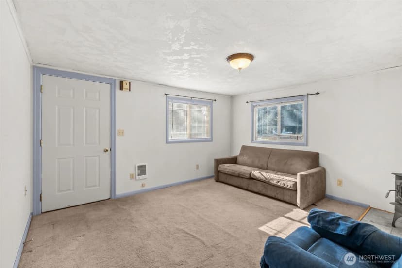 Property photo for 1811 Beach Street, Centralia photo 4