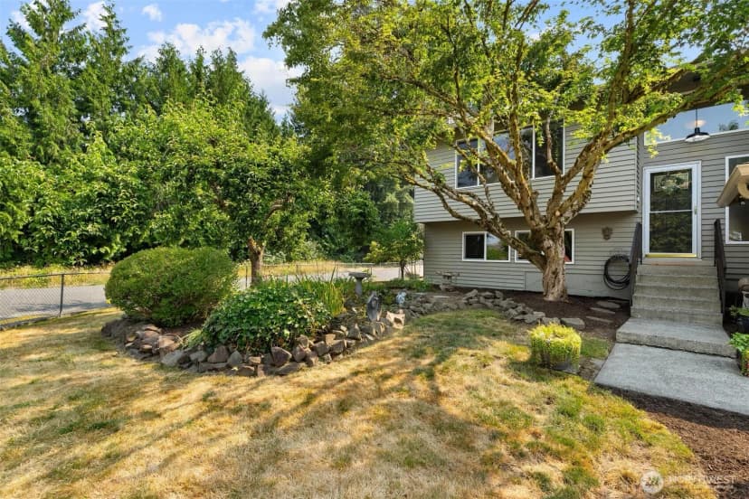 Property photo for 12817 48th Drive Se, Everett photo 2