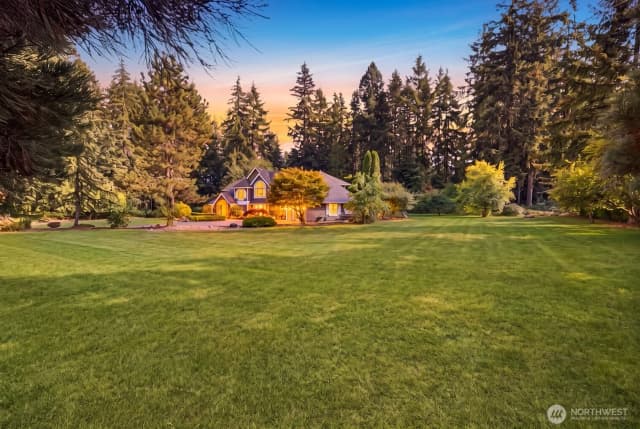 Property photo for 21727 Ne 79th Street, Redmond