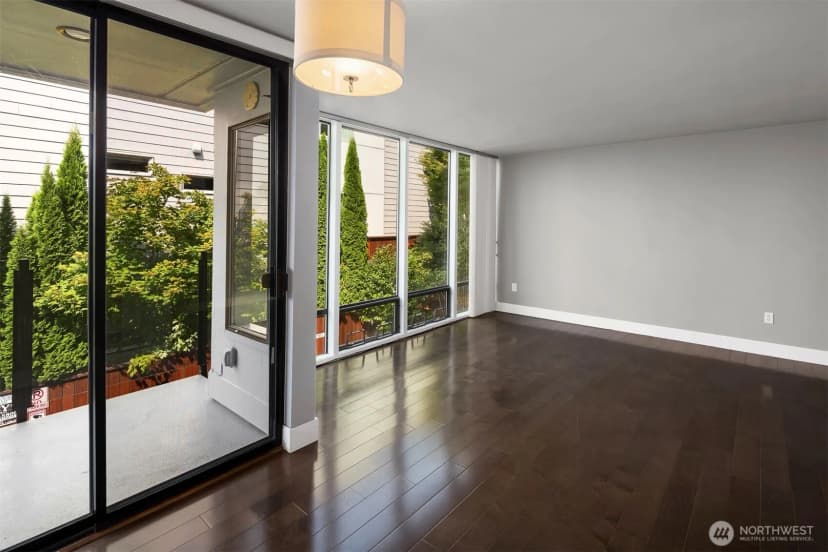 Property photo for 4561 Lake Washington Boulevard Ne #201, Kirkland photo 7