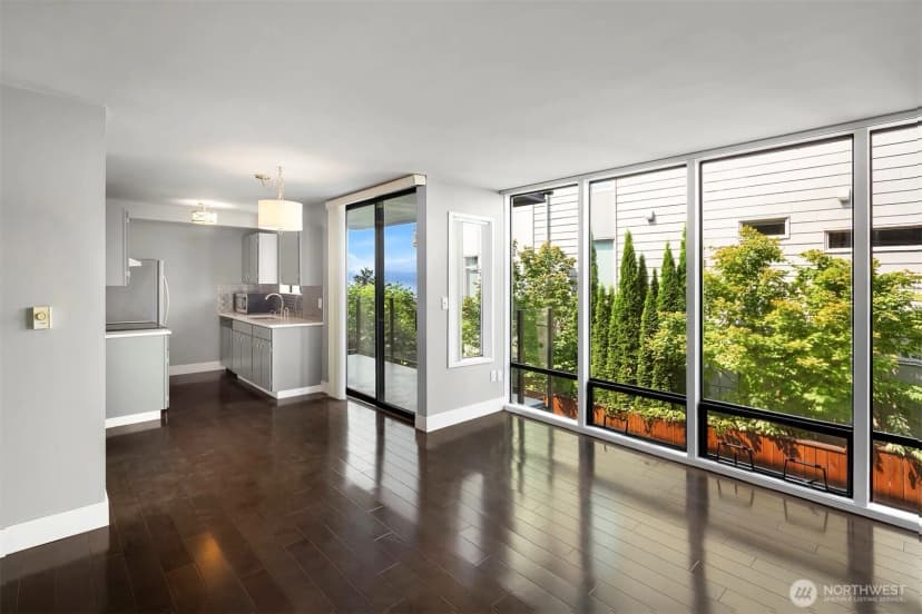 Property photo for 4561 Lake Washington Boulevard Ne #201, Kirkland photo 8